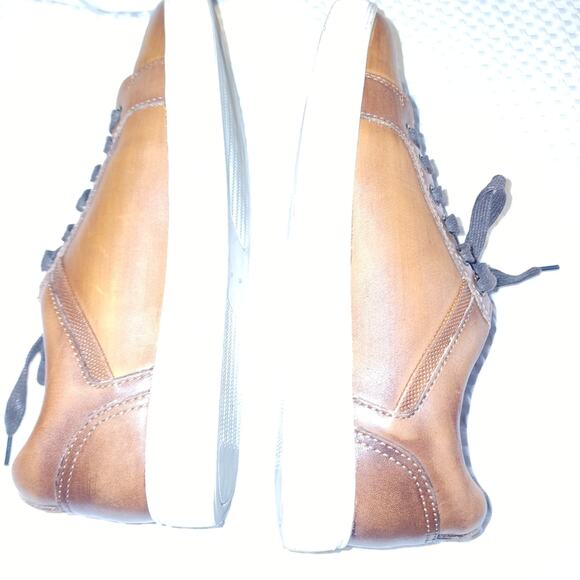 LA MILANO EUC MENS SIZE 8.5 LEATHER SNEAKERS SHOES - Picture 5 of 11